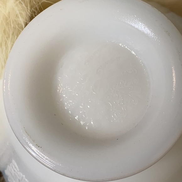 . Antique White Opaline Bowl - Opalescent Milk Glass Bowl - Picture 8 of 10